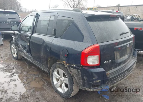 2013 Jeep Compass Latitude z USA, uszkodzony, nr VIN 1C4NJDEB5DD206904